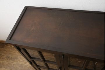 中古　北海道民芸家具　脚または台輪を付けてリメイク!　シックな大人空間を演出してくれるキャビネット(食器棚、飾り棚、収納棚、本箱、ブックケース、サイドボード、サイドキャビネット)(R-057998)