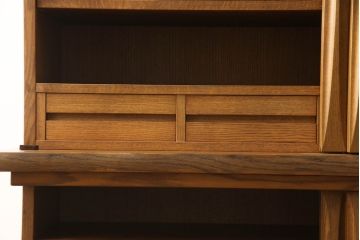 中古　美品　飛騨家具　シラカワ製　直線と曲線のコントラストが面白い、モダンな水屋箪笥(定価約61万円)(キャビネット、食器棚、収納棚、戸棚)(R-058000)