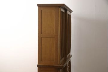 中古　美品　飛騨家具　シラカワ製　直線と曲線のコントラストが面白い、モダンな水屋箪笥(定価約61万円)(キャビネット、食器棚、収納棚、戸棚)(R-058000)