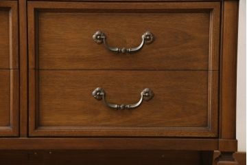 中古　美品　DREXEL HERITAGE(ドレクセルヘリテイジ)　Triune(トライユン)　気品あふれる佇まいが魅力のサイドボード(サイドチェスト、引き出し)(R-058001)