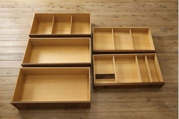 中古　美品　DREXEL HERITAGE(ドレクセルヘリテイジ)　Triune(トライユン)　気品溢れるエレガントなマホガニー材製チェスト(引き出し、サイドボード)(R-058004)