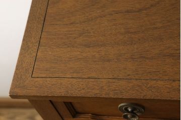 中古　美品　DREXEL HERITAGE(ドレクセルヘリテイジ)　Triune(トライユン)　気品溢れるエレガントなマホガニー材製チェスト(引き出し、サイドボード)(R-058004)