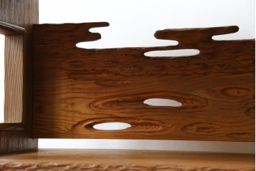 中古　屋久杉　突き板　木の風合いが趣あふれるサイドボード(茶棚)　(R-058012)