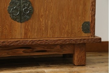 中古　屋久杉　突き板　木の風合いが趣あふれるサイドボード(茶棚)　(R-058012)