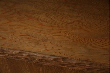 中古　屋久杉　突き板　木の風合いが趣あふれるサイドボード(茶棚)　(R-058012)