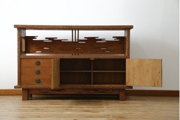 中古　屋久杉　突き板　木の風合いが趣あふれるサイドボード(茶棚)　(R-058012)