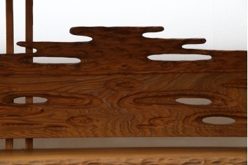 中古　屋久杉　突き板　木の風合いが趣あふれるサイドボード(茶棚)　(R-058012)