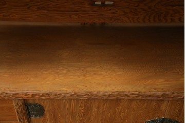 中古　屋久杉　突き板　木の風合いが趣あふれるサイドボード(茶棚)　(R-058012)