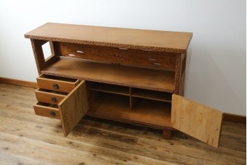 中古　屋久杉　突き板　木の風合いが趣あふれるサイドボード(茶棚)　(R-058012)