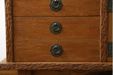 中古　屋久杉　突き板　木の風合いが趣あふれるサイドボード(茶棚)　(R-058012)