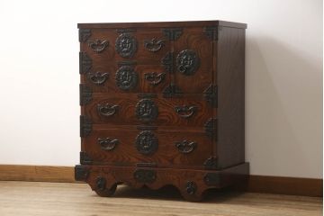中古　極美品　岩谷堂箪笥　厚みのある金具が風格を感じさせる車箪笥(小箪笥、チェスト、引き出し)(R-058018)