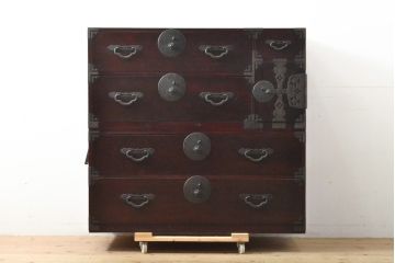 アンティーク家具　美品　明治大正期　前面栗材　大きな桜丸金具が目を惹く漆のきれいな米沢箪笥(重ね箪笥、和たんす、収納箪笥、時代箪笥、整理タンス)(R-058021)