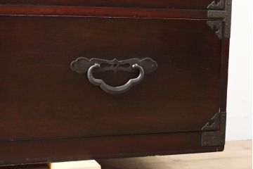 アンティーク家具　美品　明治大正期　前面栗材　大きな桜丸金具が目を惹く漆のきれいな米沢箪笥ローボード(ローチェスト、和たんす、収納箪笥、時代箪笥、整理タンス)(R-058023)