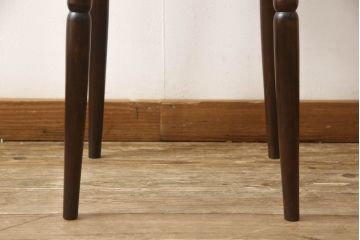 和製ビンテージ　民芸家具　細く伸びる脚がスタイリッシュなサイドテーブル(花台、飾り台、ヴィンテージ)(R-058024)
