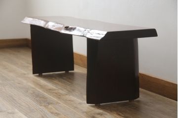 中古　美品　職人手造り家具　漆塗り　木目と漆の艶が魅力的な長椅子(ベンチ、板座チェア、イス)(定価約24万円)(R-058025)