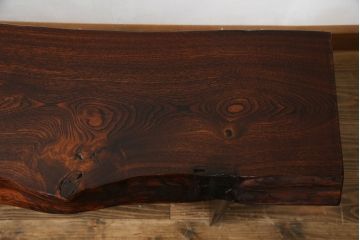 中古　美品　職人手造り家具　漆塗り　木目と漆の艶が魅力的な長椅子(ベンチ、板座チェア、イス)(定価約24万円)(R-058025)