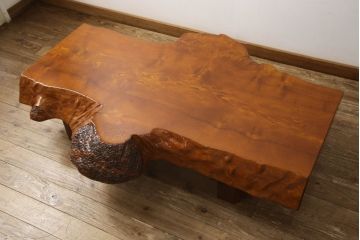 中古　特大　バーズアイ　こぶ付き　重厚感漂うタモ材い枚板の座卓(ローテーブル、センターテーブル)(R-058026)