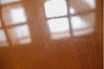 中古　特大　バーズアイ　こぶ付き　重厚感漂うタモ材い枚板の座卓(ローテーブル、センターテーブル)(R-058026)