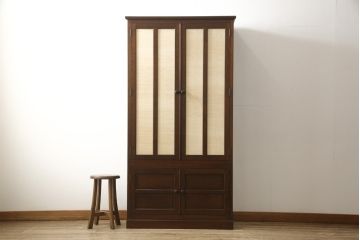 中古　美品　希少!!　松本民芸家具　葛布(くずふ)入り扉が目を引くブックケース(本箱、本棚、書棚、キャビネット、収納棚、戸棚)(R-058027)