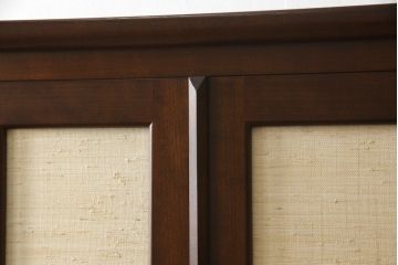 中古　美品　希少!!　松本民芸家具　葛布(くずふ)入り扉が目を引くブックケース(本箱、本棚、書棚、キャビネット、収納棚、戸棚)(R-058027)