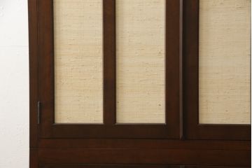 中古　美品　希少!!　松本民芸家具　葛布(くずふ)入り扉が目を引くブックケース(本箱、本棚、書棚、キャビネット、収納棚、戸棚)(R-058027)