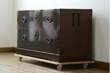 和製アンティーク　極上美品!　前板栗材　漆のキレイな米沢箪笥・下段　(R-058028)