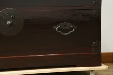 和製アンティーク　極上美品!　前板栗材　漆のキレイな米沢箪笥・下段　(R-058028)
