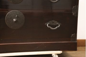和製アンティーク　極上美品!　前板栗材　漆のキレイな米沢箪笥・下段(ローボード、ローチェスト、和タンス、衣装たんす、時代箪笥)(R-058028)