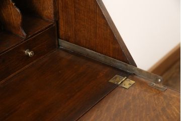 イギリスアンティーク　オーク材　クラシカルな雰囲気を醸し出すライティングビューロー(ライティングデスク、机、ワークデスク、在宅ワーク用デスク、在宅用)(R-058031)