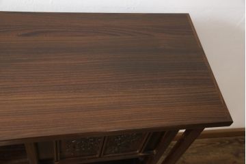 超激レア　和製ヴィンテージ　YAMAHA(山葉・日本楽器)　総紫檀(シタン)　彫刻　上品でモダンな佇まいの飾り棚(ビンテージ、茶棚、茶箪笥、戸棚、収納棚、違い棚、陳列棚)(定価約100万円)(R-058034)