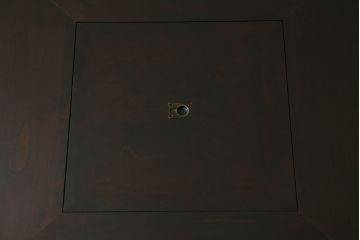 中古　北海道民芸家具　和モダンな空間づくりにおすすめの小振りな座炉付テーブル(囲炉裏、関西火鉢、長火鉢、木製火鉢、座卓、ローテーブル)(定価約34万円)(R-058035)