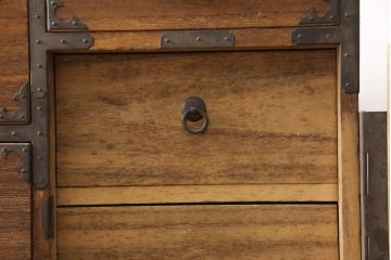 和製アンティーク　蝶金具　時代を経た趣が感じられる総桐米沢箪笥(重ね箪笥、総桐箪笥、桐たんす、着物タンス、和服タンス、収納箪笥)(R-058038)