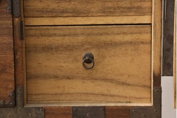 和製アンティーク　蝶金具　時代を経た趣が感じられる総桐米沢箪笥(重ね箪笥、総桐箪笥、桐たんす、着物タンス、和服タンス、収納箪笥)(R-058038)