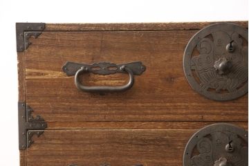 和製アンティーク　蝶金具　時代を経た趣が感じられる総桐米沢箪笥(重ね箪笥、総桐箪笥、桐たんす、着物タンス、和服タンス、収納箪笥)(R-058038)