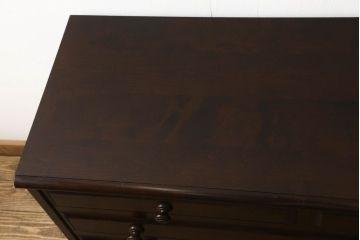 中古　美品　北海道民芸家具　取り入れやすいサイズが嬉しい!落ち着きのある大人の空間を演出するローチェスト(引き出し、ローボード)(R-058041)