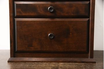 中古　美品　北海道民芸家具　シックな色合いが魅力的な小引き出しとティッシュケースのセット(ティッシュボックス、卓上収納、小物収納、収納たんす)(R-058042)