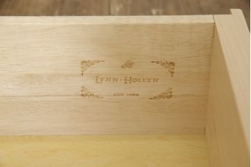 中古　美品　リンホーリン(LYNN HOLLYN)　淡い色調が上品なサイドボード(定価約40万円)(チェスト、ローボード、引き出し)(R-058047)