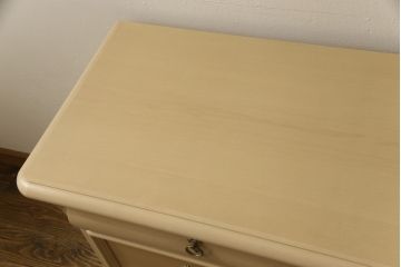 中古　美品　リンホーリン(LYNN HOLLYN)　淡い色調が上品なサイドボード(定価約40万円)(チェスト、ローボード、引き出し)(R-058047)