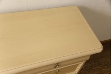 中古　美品　リンホーリン(LYNN HOLLYN)　淡い色調が上品なサイドボード(定価約40万円)(チェスト、ローボード、引き出し)(R-058047)