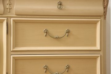 中古　美品　リンホーリン(LYNN HOLLYN)　淡い色調が上品なサイドボード(定価約40万円)(チェスト、ローボード、引き出し)(R-058047)