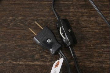 イギリスアンティーク　真鍮(しんちゅう)　優雅なムードを演出してくれるデスクスタンド(テーブルスタンド、スタンドライト、卓上照明)(R-058050)