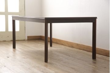 北欧ビンテージ　美品　ノルウェー　S MOBLER(モブラー)　rasmus solberg cabinetmaker norway(ラスムスソルベルグ)　ローズウッド材　シンプルなデザインで取り入れやすいセンターテーブル(ローテーブル、作業台、ヴィンテージ)(R-058056)