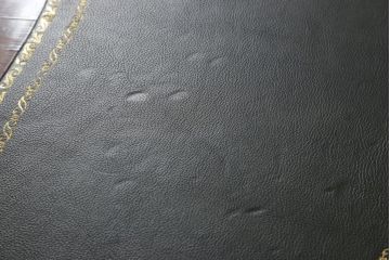 中古　美品　六本木アピス　イタリア　マホガニー材　高級感溢れるレザートップのキドニーデスク(コンソールテーブル、机、ワークデスク、在宅ワーク)(定価約33万円)(R-058058)