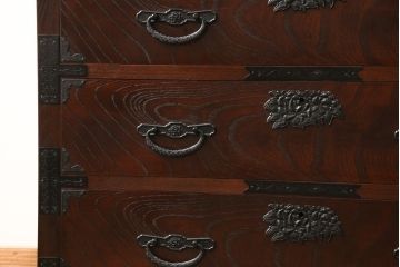中古　美品　ケヤキ(欅)材・中桐　落ち着いた品のある佇まいが魅力的な国産民芸箪笥(和箪笥、収納箪笥、引き出し、チェスト)(R-058064)