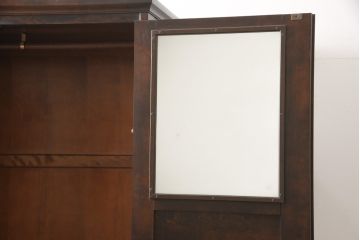 中古　北海道民芸家具　鏡付き　上質な佇まいが格調高いワードローブ(キャビネット、洋服タンス、収納棚)(R-058065)
