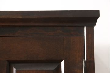 中古　北海道民芸家具　鏡付き　上質な佇まいが格調高いワードローブ(キャビネット、洋服タンス、収納棚)(R-058065)