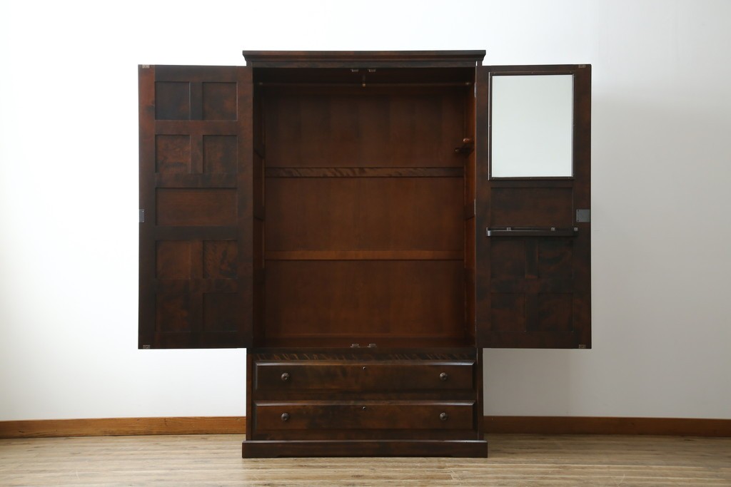 中古　北海道民芸家具　鏡付き　上質な佇まいが格調高いワードローブ　(R-058065)