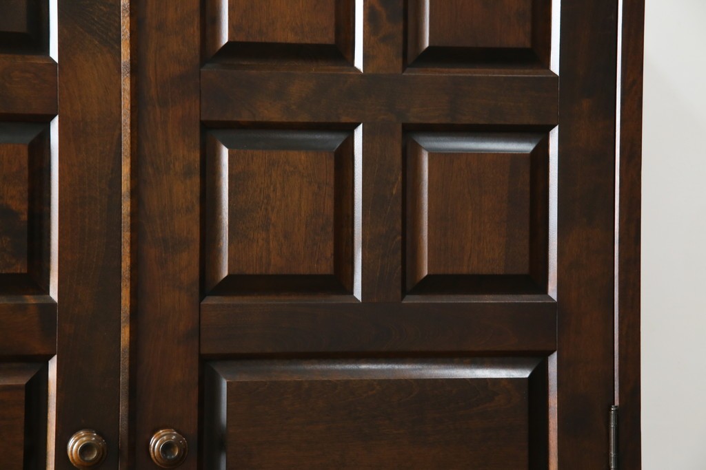 中古　北海道民芸家具　鏡付き　上質な佇まいが格調高いワードローブ　(R-058065)