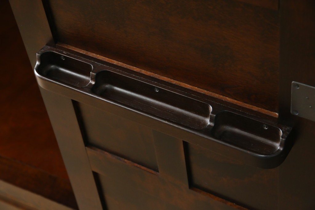 中古　北海道民芸家具　鏡付き　上質な佇まいが格調高いワードローブ　(R-058065)