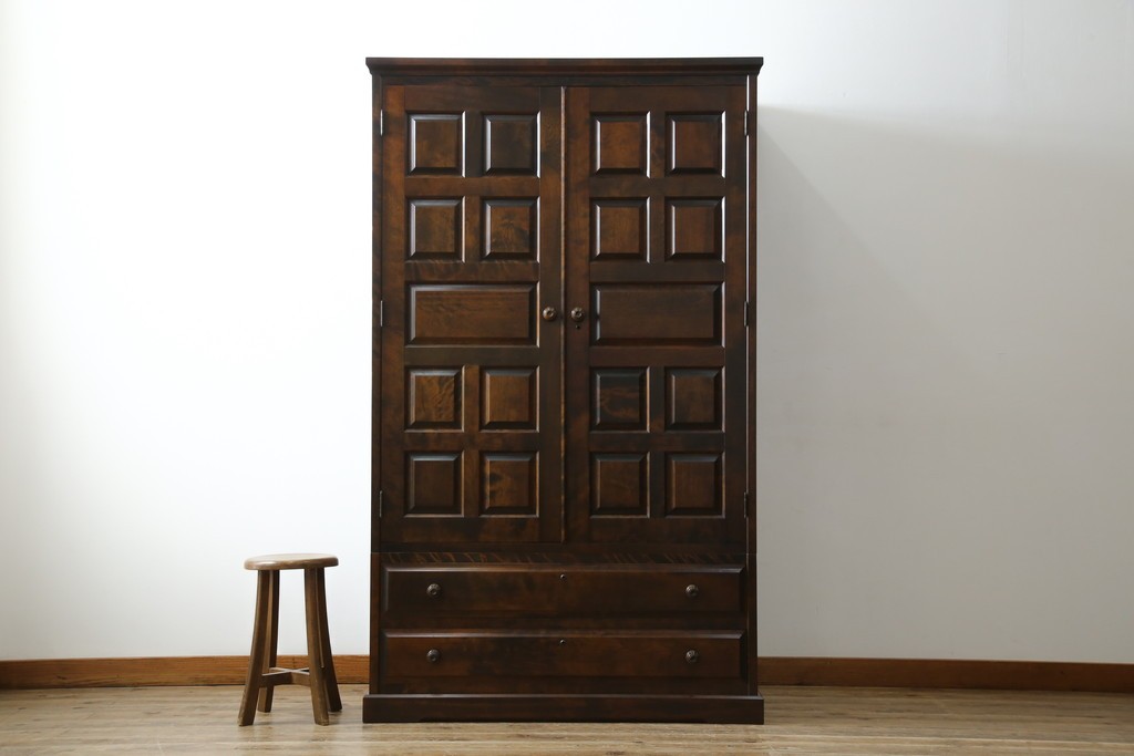 中古　北海道民芸家具　鏡付き　上質な佇まいが格調高いワードローブ　(R-058065)